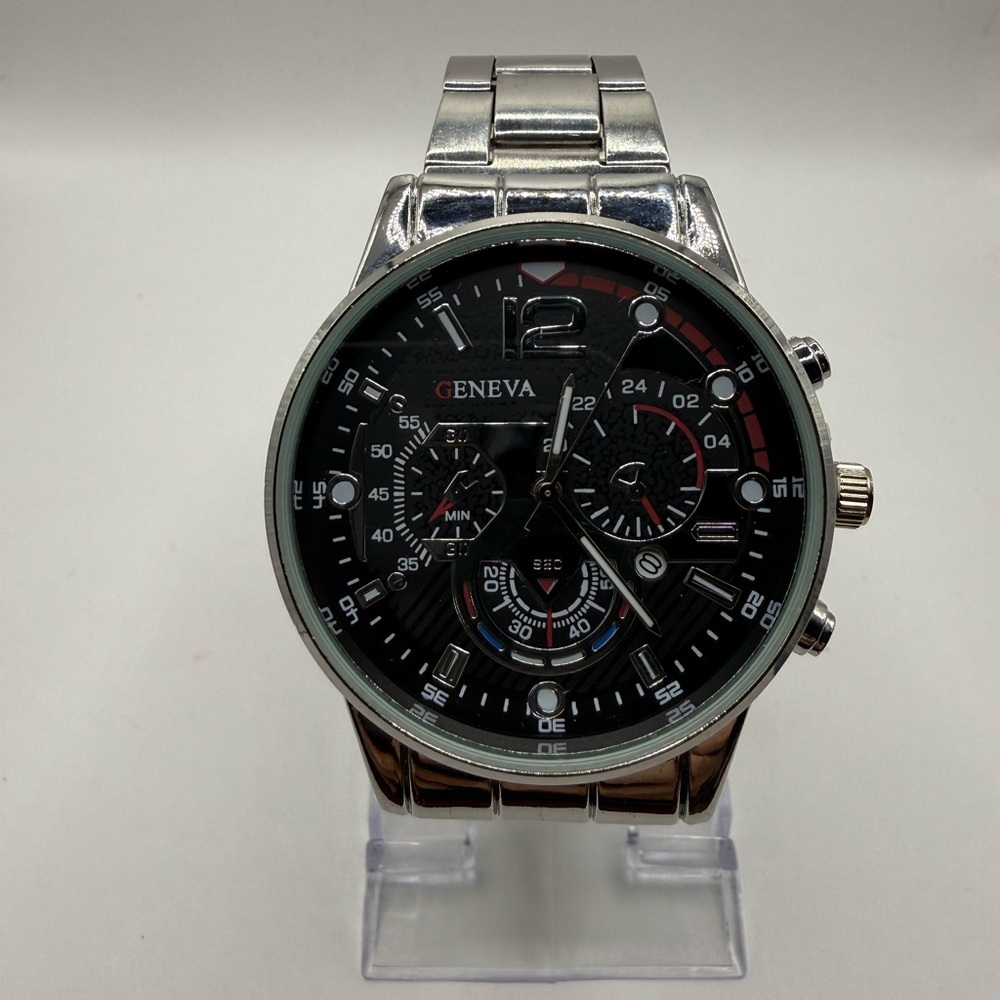 Geneva Silver Band Chronograph Dial 42mm Men's Quartz Watch (New Battery)